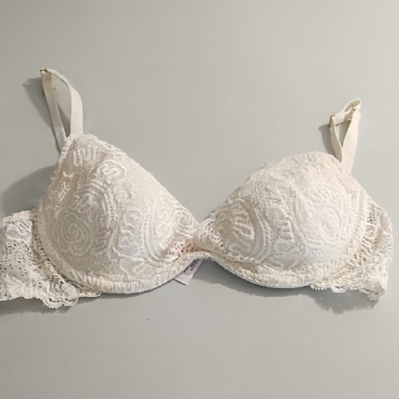 Victoria's Secret Cream Crochet Lace Bra 36B - Picture 11 of 14